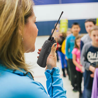 Sử dụng bộ đàm trong thực tế