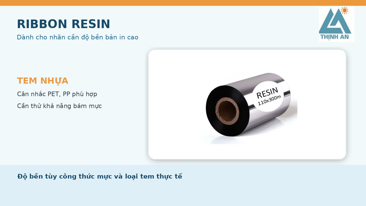 Cuộn ribbon có nhãn Resin 110 x 300m trên nền sáng